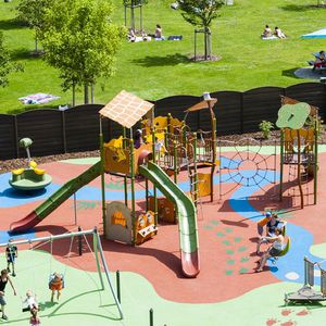 public entity play structure / plastic / steel / HPL