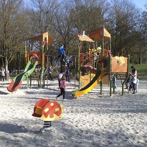 public entity play structure / plastic / steel / HPL