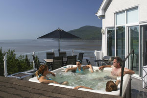 portable hot tub / square / 5-seater / outdoor
