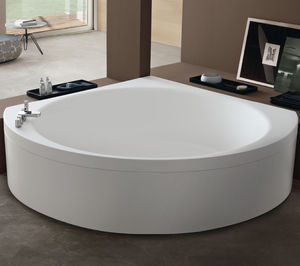 free-standing bathtub / acrylic / hydromassage