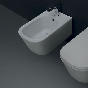 wall-hung bidet / ceramic