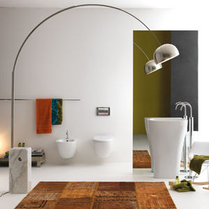 free-standing washbasin / oval / ceramic / contemporary