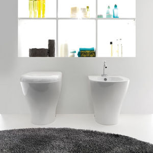 free-standing toilet / ceramic