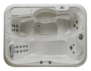 portable hot tub / rectangular / 3-seater / outdoor
