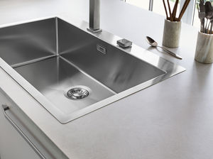 single-bowl kitchen sink / stainless steel