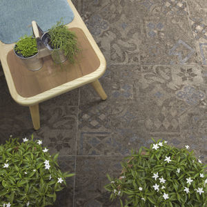 outdoor tile / floor / porcelain stoneware / plain