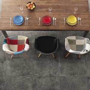 wall tile / floor / porcelain stoneware / patterned