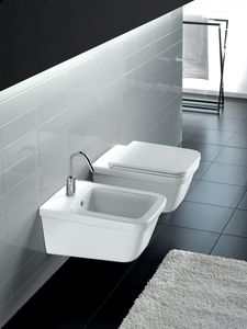 wall-hung bidet / ceramic