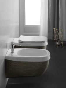 wall-hung bidet / ceramic