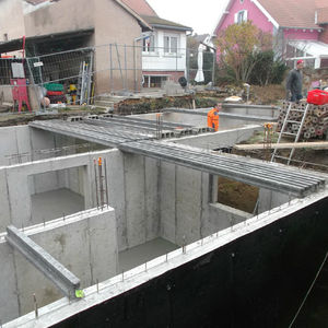 prestressed concrete girder / for floors