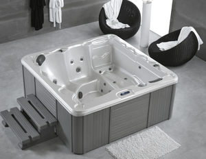 above-ground hot tub / square / 5-seater / indoor