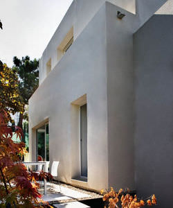 individual house / contemporary / concrete / two-story