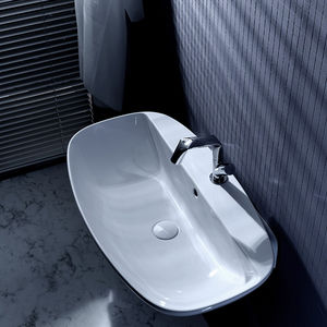 wall-mounted washbasin / oval / ceramic / contemporary