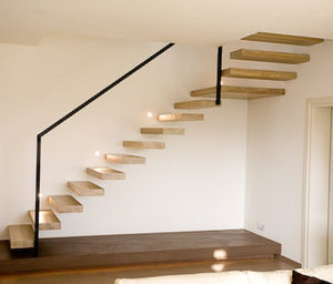 quarter-turn staircase / oak steps / without risers / contemporary