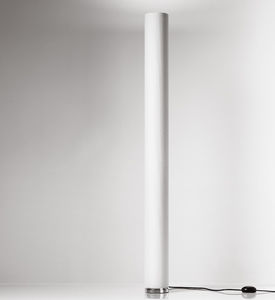 floor-standing lamp / contemporary / aluminum / fiberglass