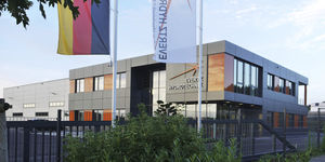 prefab building / modular / for offices / steel