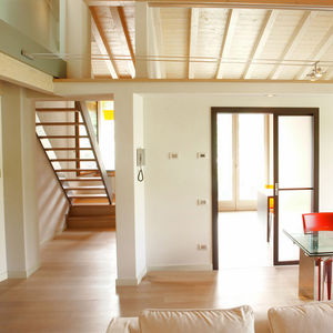 half-turn staircase / wooden steps / wooden frame / without risers