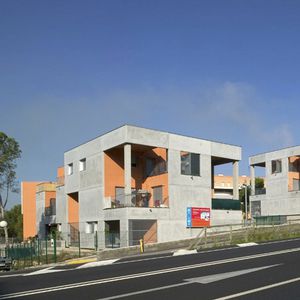 prefab house / contemporary / concrete / energy-efficient
