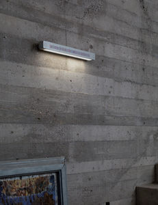 contemporary wall light / linear / aluminum / LED