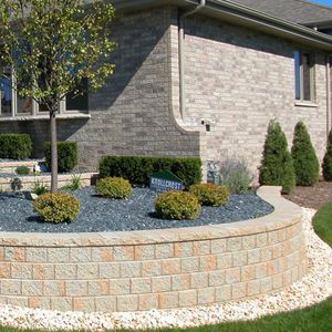 solid concrete block / for garden enclosures / for retaining walls / step