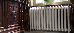 hot water radiator / cast iron / contemporary / horizontal