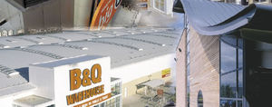 metal fastening system / for facade cladding