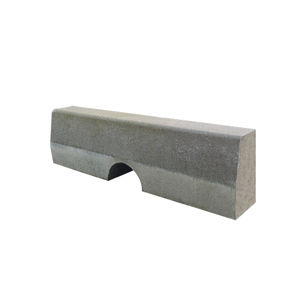 garden edge / sidewalk / street gutter / concrete