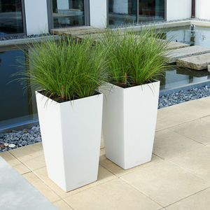 plastic garden pot / conical
