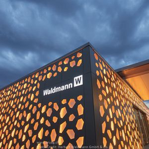 composite cladding / HPL / smooth / perforated