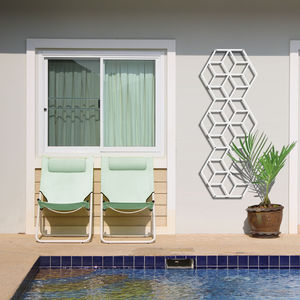 green wall trellis / painted metal