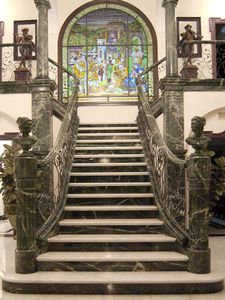 straight staircase / stone steps / with risers / traditional