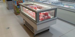 refrigerated island display case / on casters / for shops
