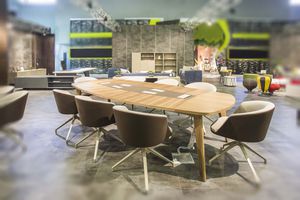 contemporary boardroom table / wooden / oval
