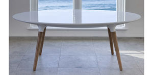 contemporary dining table / resin / oak / walnut