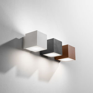 contemporary wall light / aluminum / LED / square