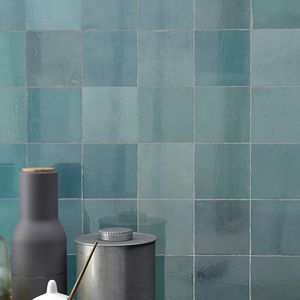 indoor tile / wall / ceramic / plain