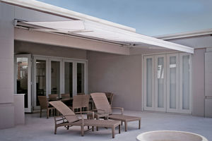 box awning / manual