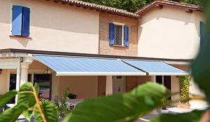 box awning / manual