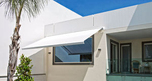 box awning / manual
