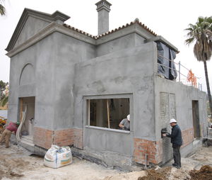 prefab house / modular / contemporary / concrete