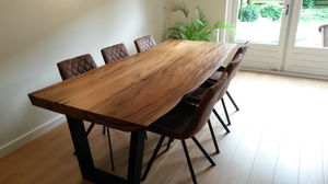 contemporary dining table / walnut / solid wood / lacquered wood