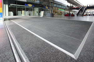 entrance mat for public buildings / for offices / aluminum / with profiles