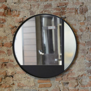 wall-mounted mirror / hanging / contemporary / round