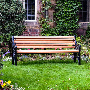 public bench / traditional / cast aluminum / recycled plastic