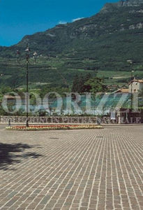porphyry paver / drive-over / pedestrian / for public spaces