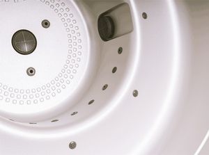 built-in hot tub / above-ground / round / 7-seater