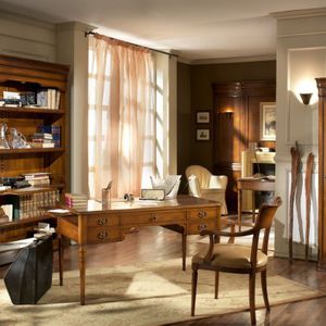 wooden desk / traditional