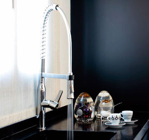 chrome-plated brass mixer tap / kitchen / 1-hole / with pull-out spray