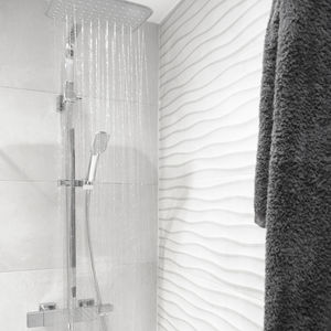 wall-mounted shower set / contemporary / with hand shower / thermostatic