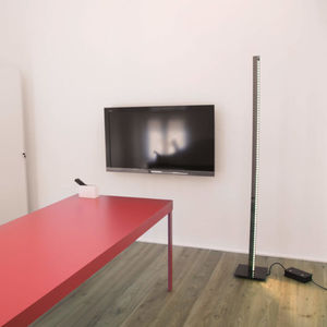 floor-standing lamp / contemporary / chromed metal / glass